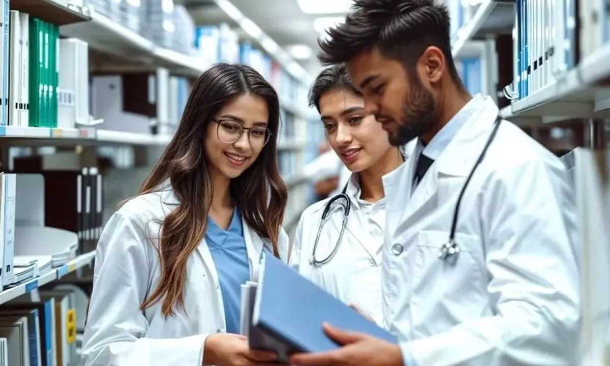 भारतीय स्वास्थ्य सेवा में योग्य पेशेवरों की कमी को दूर करना महत्वपूर्ण : रिपोर्ट भारतीय स्वास्थ्य सेवा में योग्य पेशेवरों की कमी को दूर करना महत्वपूर्ण : रिपोर्ट